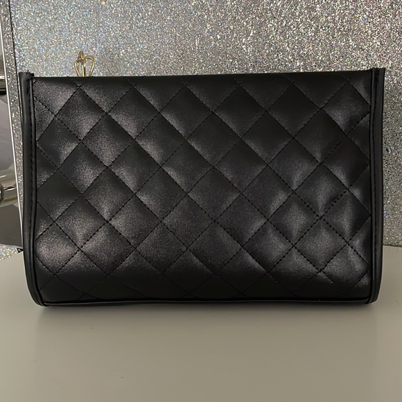 Younique Makeup bag - Picture 2 of 7